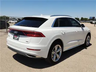 Audi Q8 2022 AWD quattro Premium 55 TFSI 4dr SUV