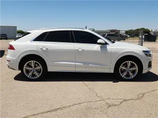 Audi Q8 2022 AWD quattro Premium 55 TFSI 4dr SUV