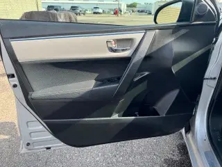 Toyota Corolla 2016 L 4dr Sedan 6M