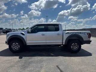 Ford F-150 2017 4x4 Raptor 4dr SuperCrew 5.5 ft. SB