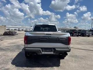 Ford F-150 2017 4x4 Raptor 4dr SuperCrew 5.5 ft. SB