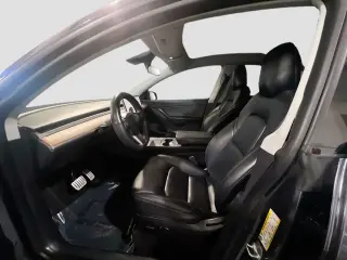 Tesla Model Y 2021 AWD Performance 4dr Crossover