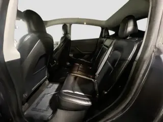 Tesla Model Y 2021 AWD Performance 4dr Crossover