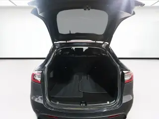 Tesla Model Y 2021 AWD Performance 4dr Crossover
