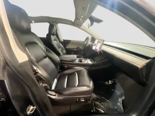Tesla Model Y 2021 AWD Performance 4dr Crossover
