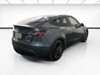 Tesla Model Y 2021 AWD Performance 4dr Crossover
