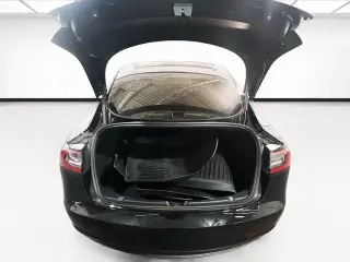 Tesla Model 3 2023 4dr Sedan