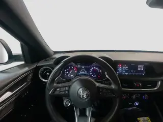 Alfa Romeo Stelvio 2023 Sprint 4dr Crossover