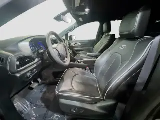 Chrysler Pacifica 2023 Limited 4dr Mini-Van