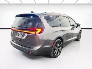 Chrysler Pacifica 2023 Limited 4dr Mini-Van
