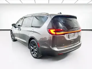Chrysler Pacifica 2023 Limited 4dr Mini-Van