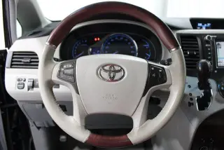 Toyota Sienna 2014 AWD XLE 7-Passenger 4dr Mini-Van