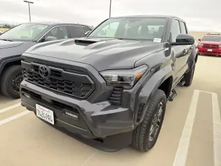 Toyota Tacoma 2024 4x2 TRD Sport 4dr Double Cab 5.0 ft SB