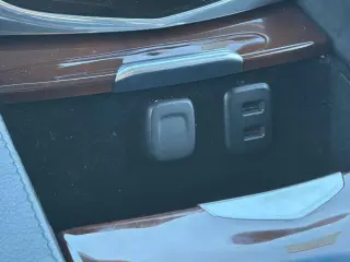 Cadillac Escalade 2018 Premium Luxury 4dr SUV