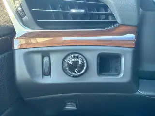 Cadillac Escalade 2018 Premium Luxury 4dr SUV