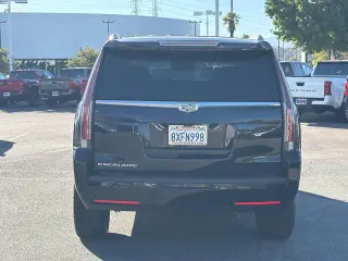 Cadillac Escalade 2018 Premium Luxury 4dr SUV