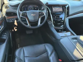 Cadillac Escalade 2018 Premium Luxury 4dr SUV
