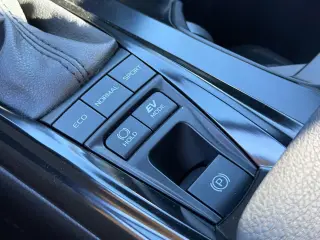 Toyota Camry 2025 SE 4dr Sedan