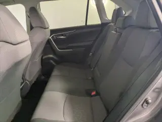 Toyota RAV4 2024 AWD XLE 4dr SUV