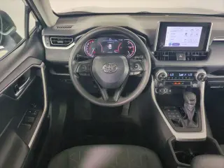 Toyota RAV4 2024 AWD XLE 4dr SUV