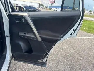 Toyota RAV4 2015 XLE 4dr SUV