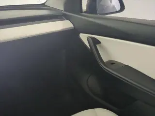 Tesla Model Y 2021 AWD Long Range 4dr Crossover