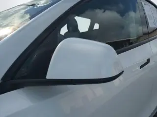 Tesla Model Y 2024 AWD Long Range 4dr Crossover