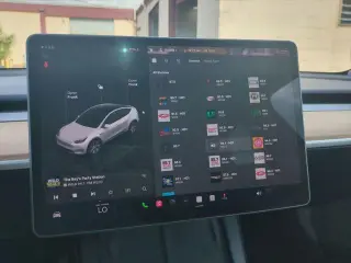 Tesla Model Y 2024 AWD Long Range 4dr Crossover