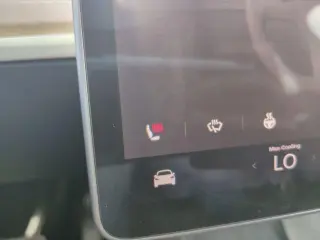 Tesla Model Y 2024 AWD Long Range 4dr Crossover