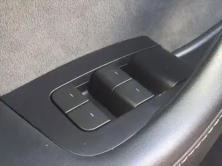 Tesla Model Y 2024 AWD Long Range 4dr Crossover