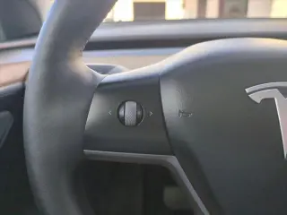Tesla Model Y 2024 AWD Long Range 4dr Crossover