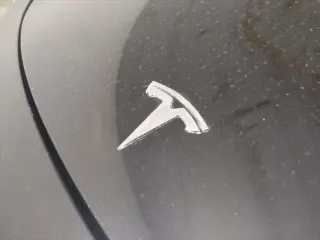 Tesla Model Y 2023 AWD Long Range 4dr Crossover