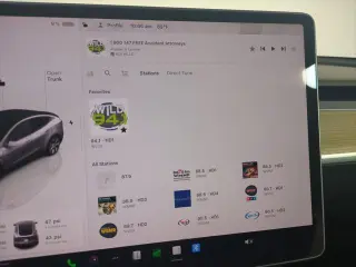 Tesla Model Y 2023 AWD Long Range 4dr Crossover