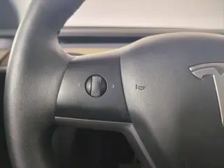 Tesla Model Y 2023 AWD Long Range 4dr Crossover