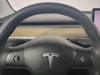 Tesla Model Y 2023 AWD Long Range 4dr Crossover