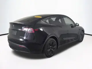 Tesla Model Y 2023 AWD Long Range 4dr Crossover