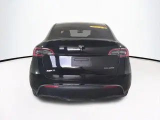 Tesla Model Y 2023 AWD Long Range 4dr Crossover