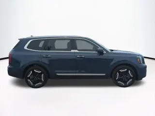 Kia Telluride 2023 AWD S 4dr SUV