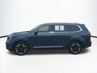 Kia Telluride 2023 AWD S 4dr SUV