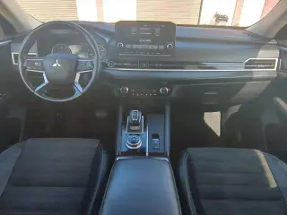 Mitsubishi Outlander 2024 SE 4dr SUV