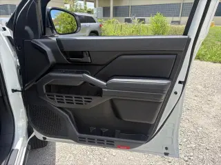 Toyota Tacoma 2025 4x2 SR 4dr Double Cab 5.0 ft SB
