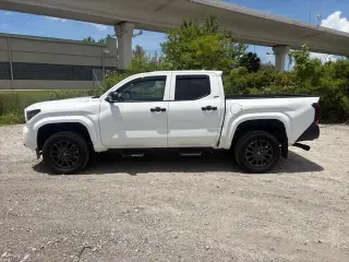 Toyota Tacoma 2025 4x2 SR 4dr Double Cab 5.0 ft SB