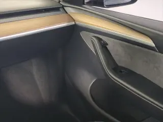 Tesla Model Y 2024 AWD Long Range 4dr Crossover