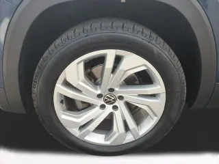 Volkswagen Atlas 2021 AWD SE 4Motion 4dr SUV w/Technology (midyear release)