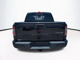 Nissan Frontier 2022 4x4 PRO-4X 4dr Crew Cab 5 ft. SB