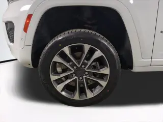 Jeep Grand Cherokee L 2022 4x4 Overland 4dr SUV