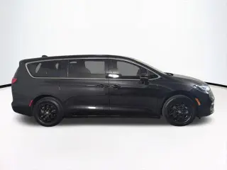 Chrysler Pacifica 2023 Touring L 4dr Mini-Van
