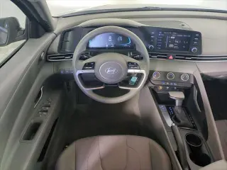 Hyundai ELANTRA 2025 SE 4dr Sedan