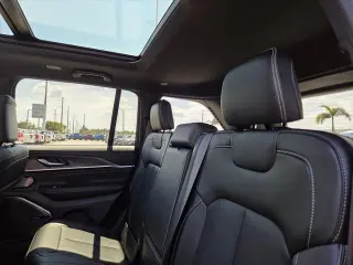 Jeep Grand Cherokee 2022 4x2 Overland 4dr SUV (midyear release)