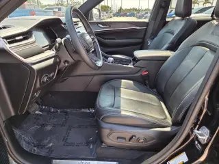 Jeep Grand Cherokee 2022 4x2 Overland 4dr SUV (midyear release)